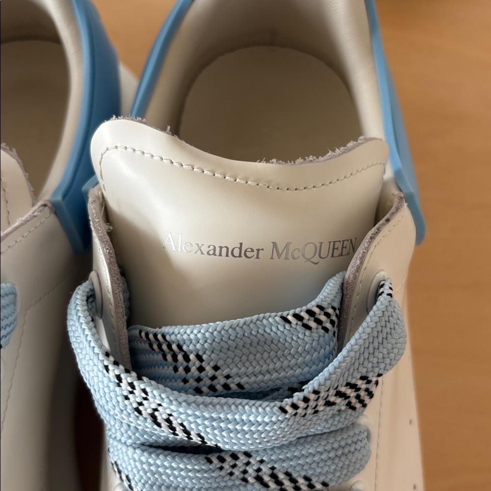 Alexander McQueen White leather Sneakers with Blue Laces - Picture 2 of 8